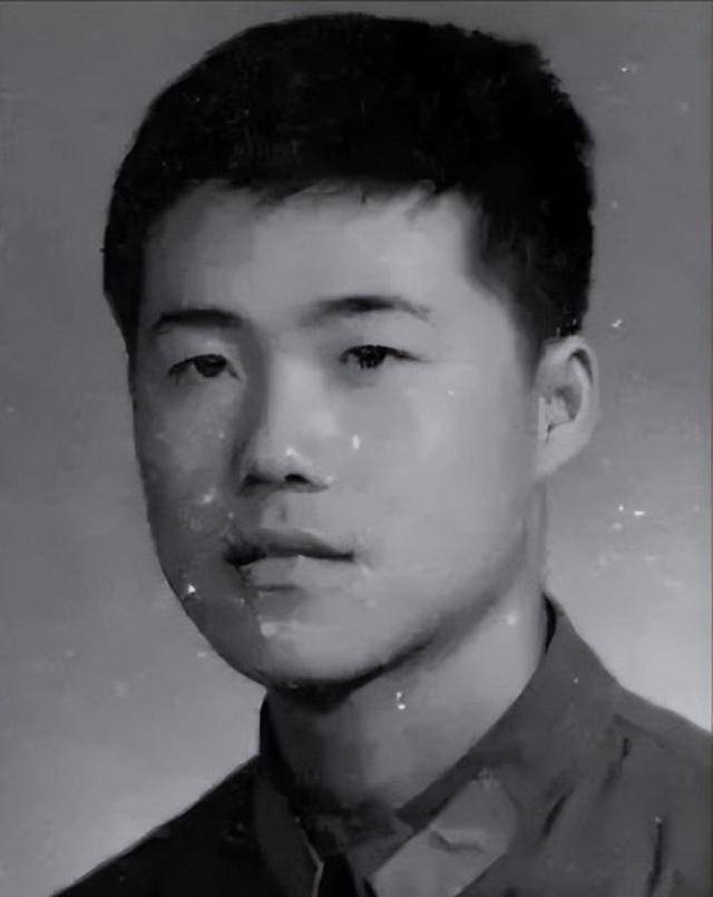 王石:放弃亿万资产抛弃糟糠之妻,娶小30岁女星,却成人生赢家