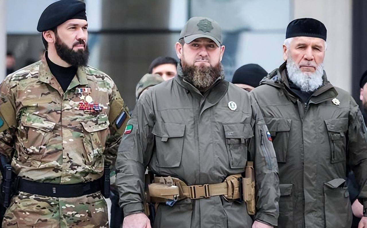 车臣共和国总统:私人卫队有8000人,爱养狮子,还极其崇拜普京
