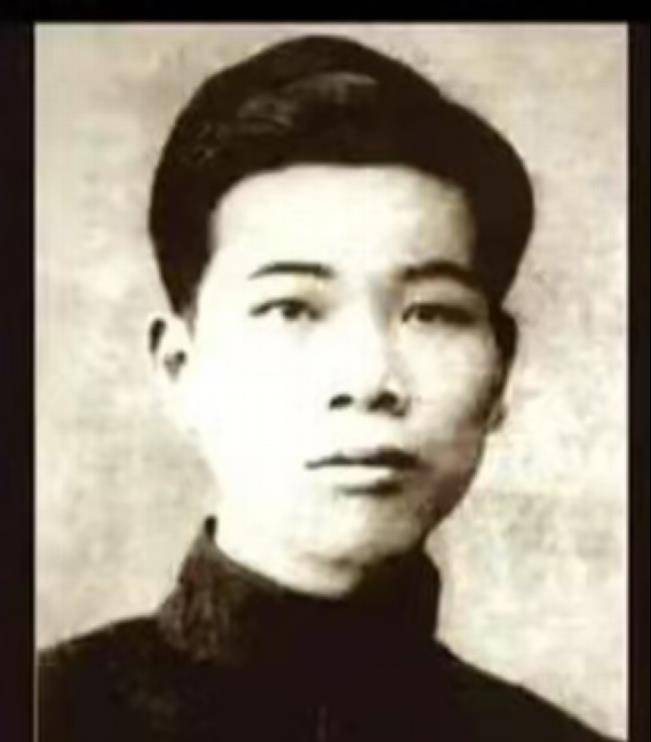 风波过后,"夫妻"二人又双双加入广州起义,周文雍在外宣扬革命,陈铁军