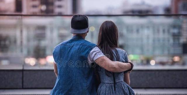 夫妻感情再深,女人在这3个方面越不能"主动,"一主动就输