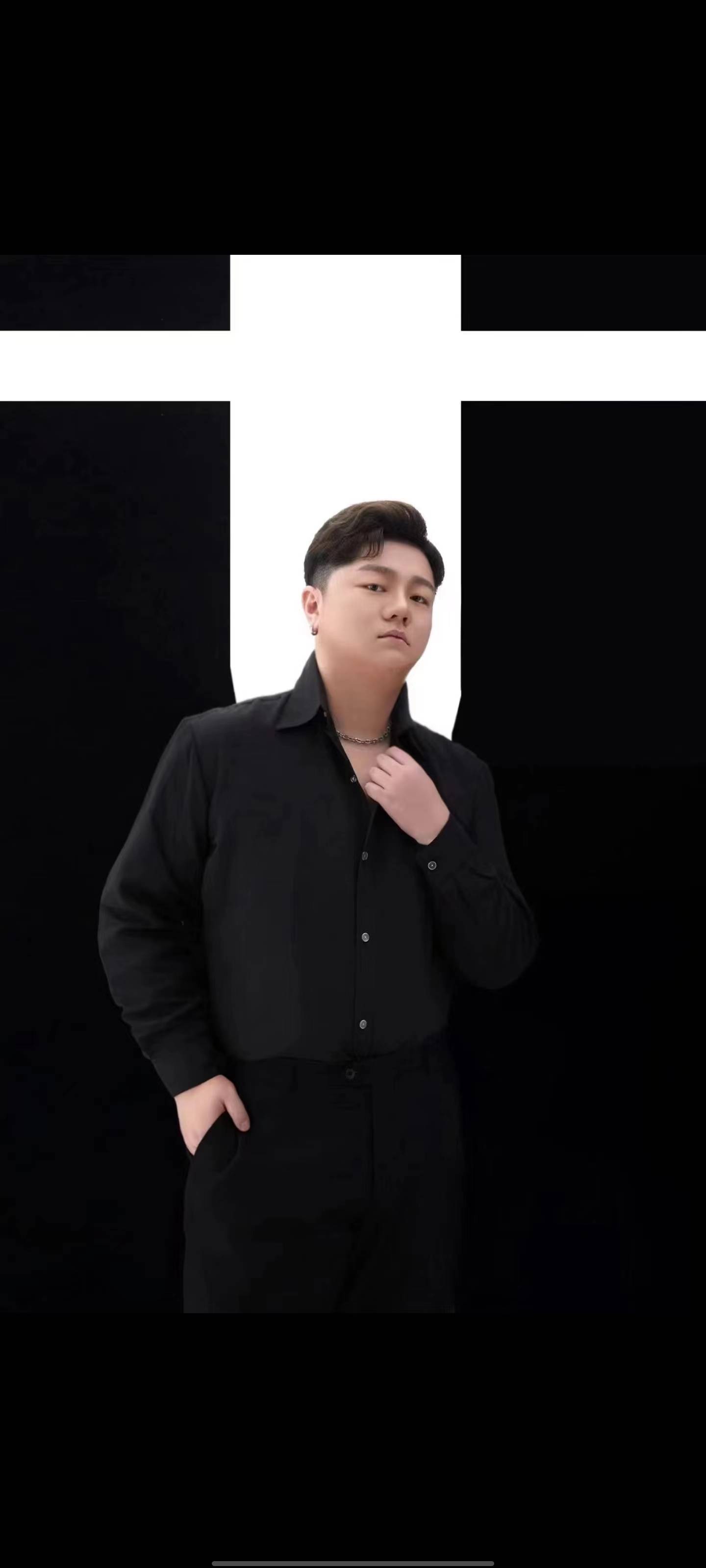  p> strong>左广鑫老师是著名的培训管理兼时尚护肤达人.