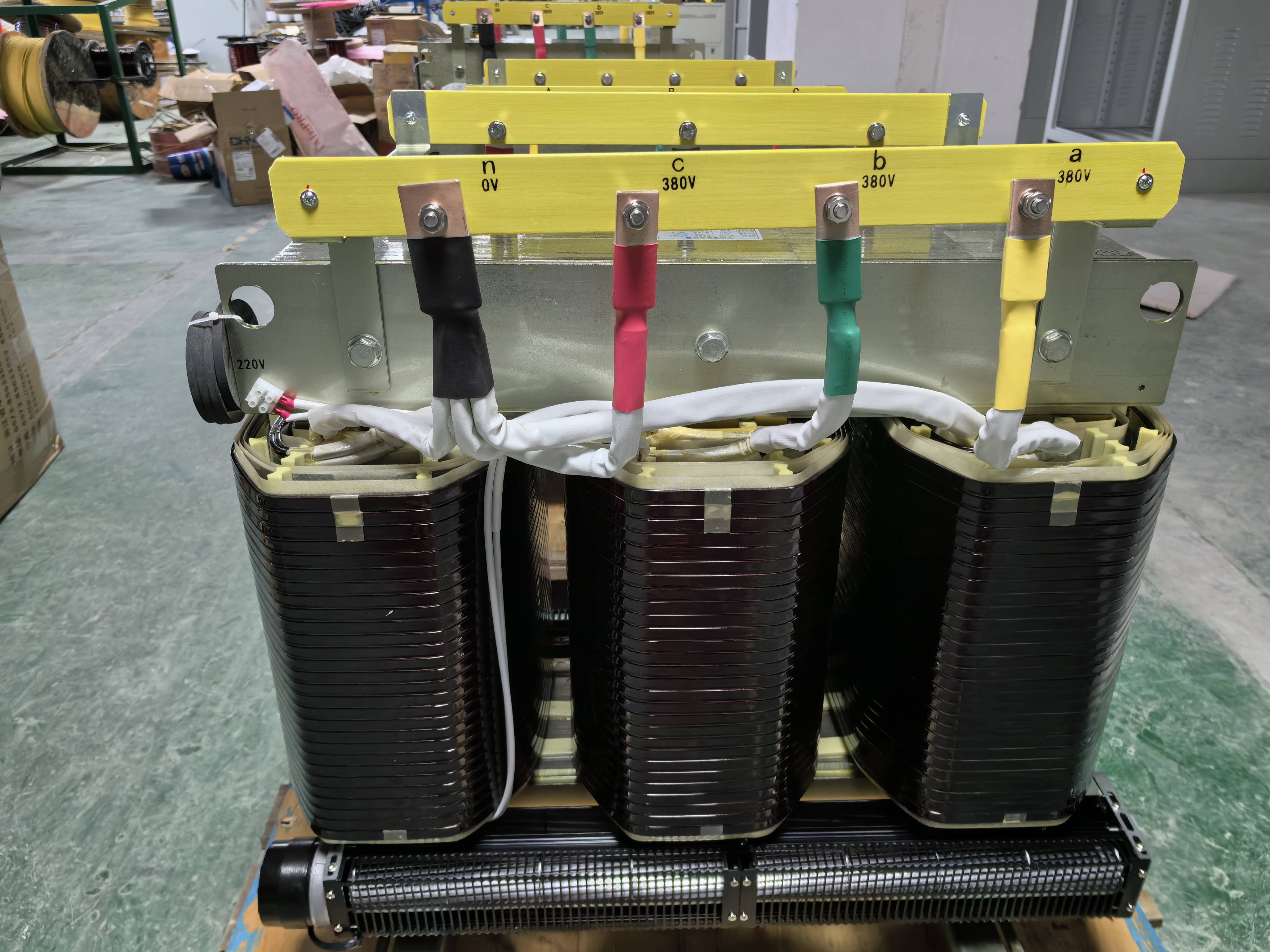 中国生产的设备出口到加拿大电压不匹配怎么办? 600v变380v变压器