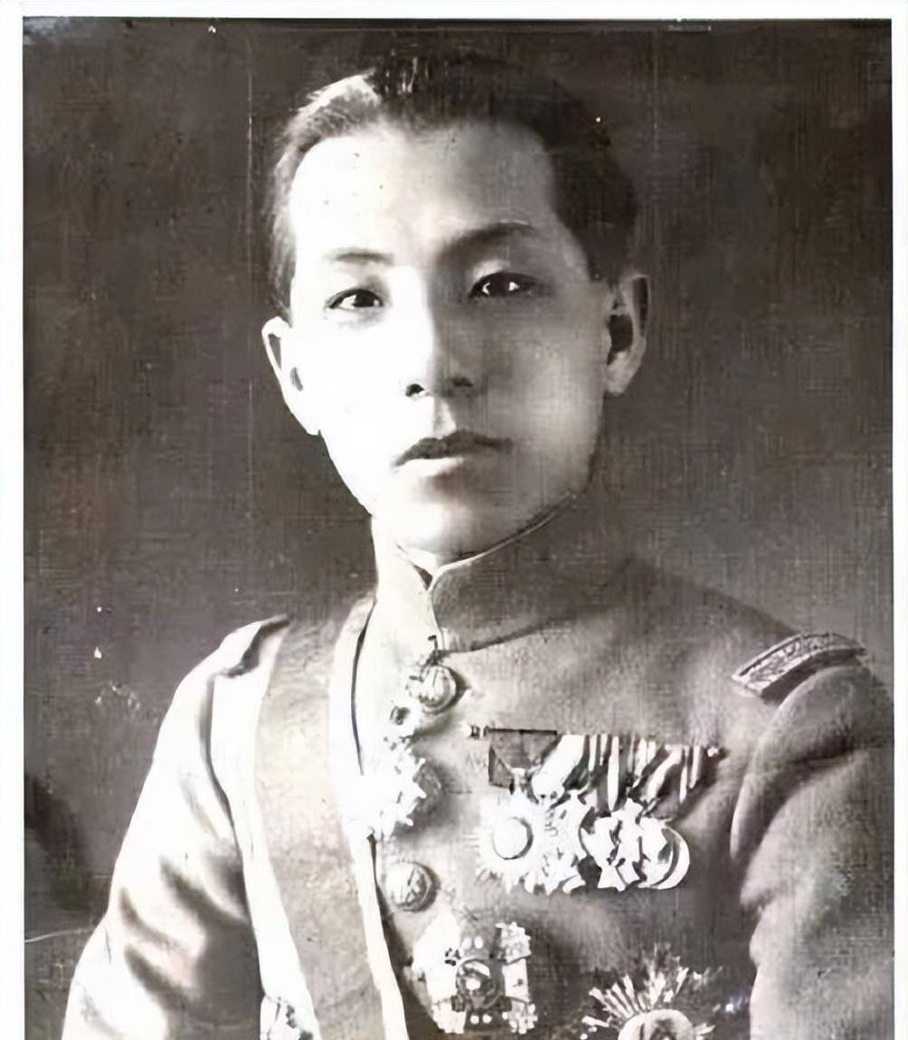 1933年丛德滋大学毕业之后,张学良将军在一次出行的路上偶然中碰见了