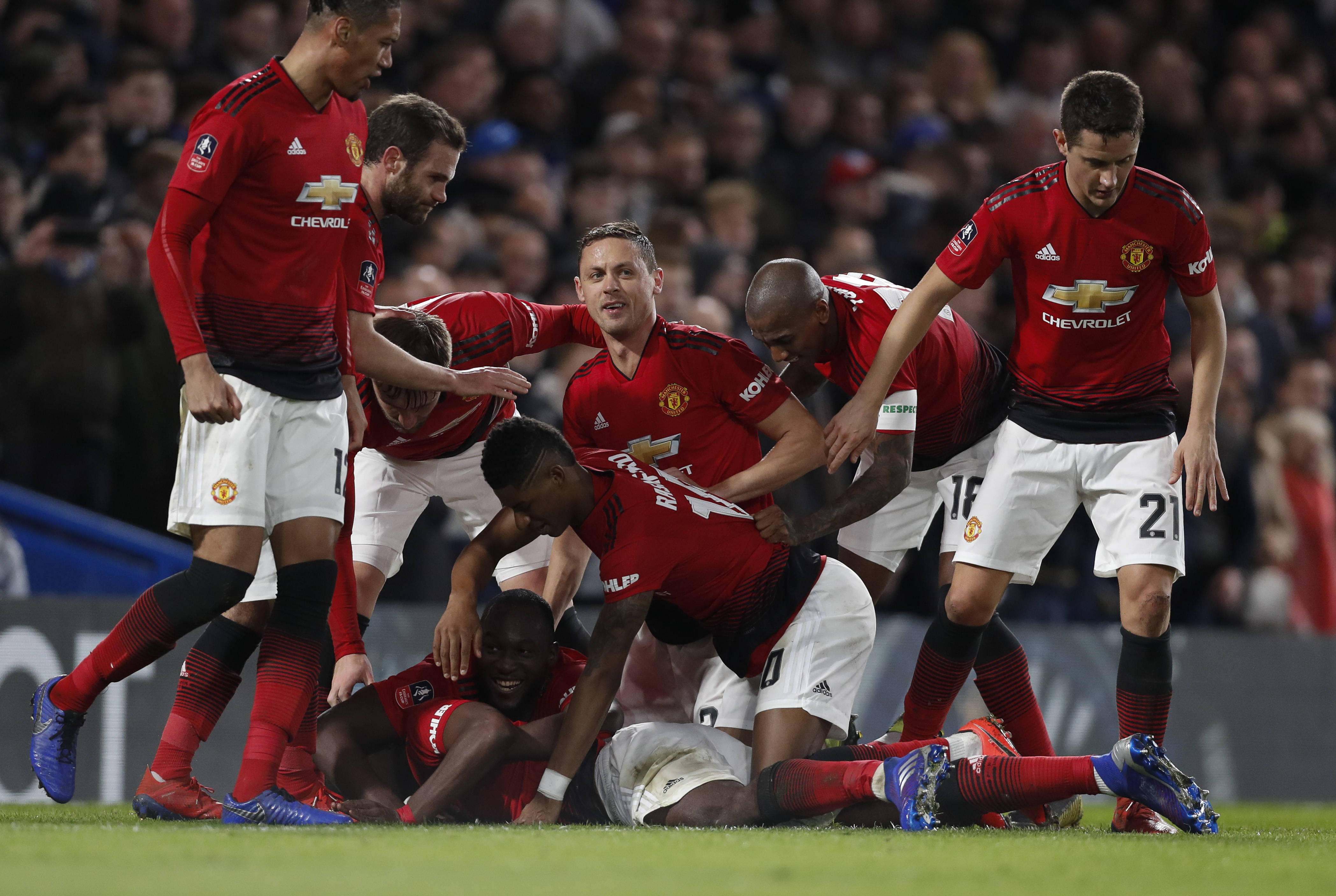 英超j焦点：曼联VS狼队比分推荐 12月31日英超直播