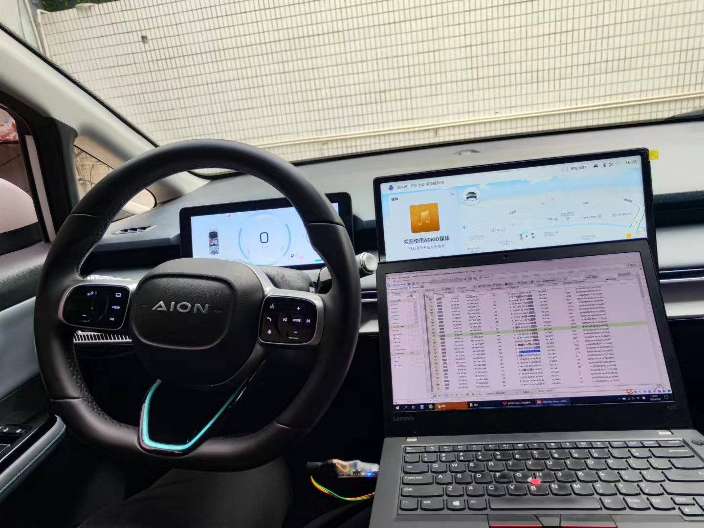 有些原车can协议还广泛应用于空调控制,车门锁定,导航系统,智能车灯等