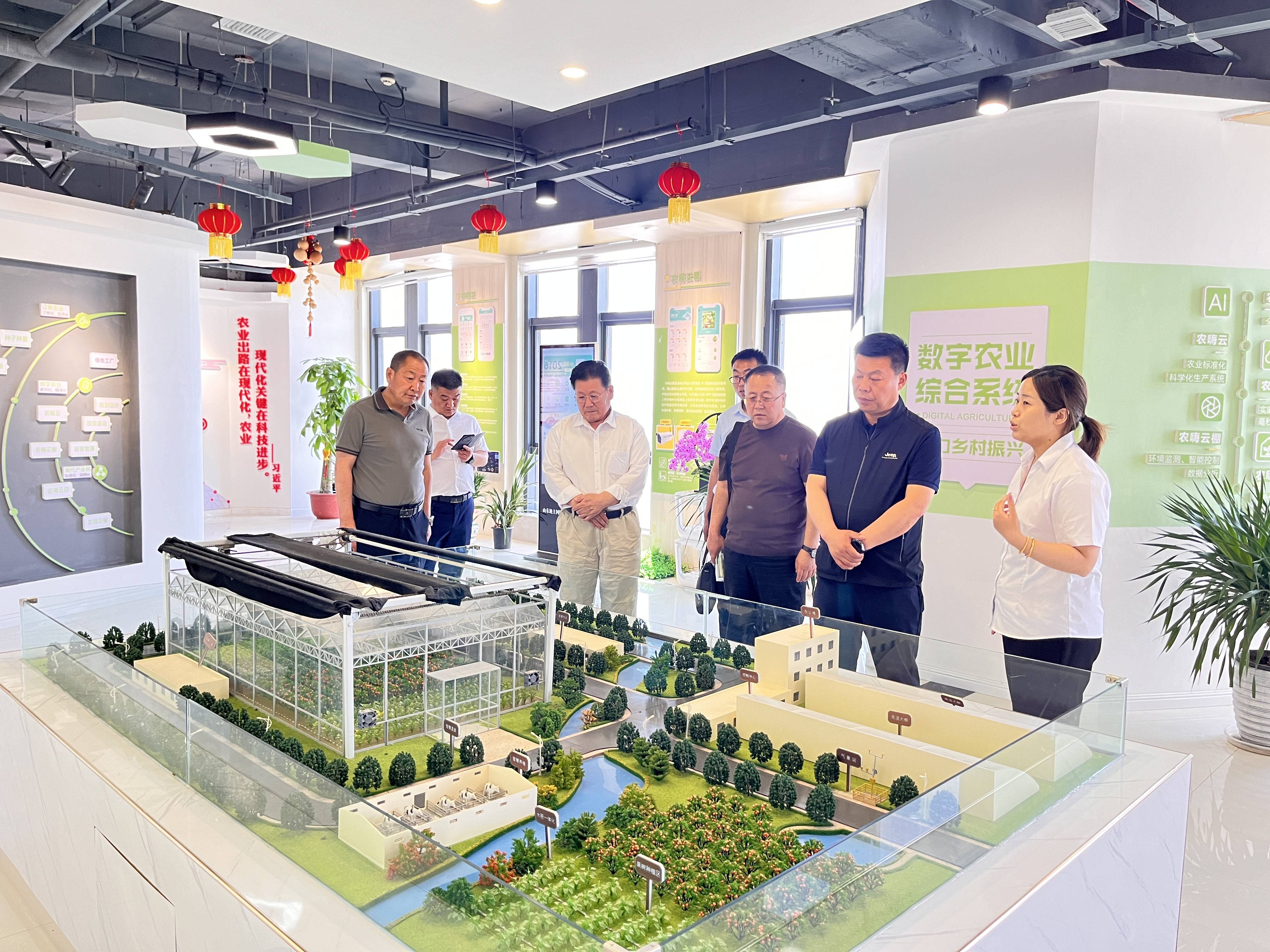 芒种集团:甘肃庆城县副县长李蔚然一行到芒种集团考察