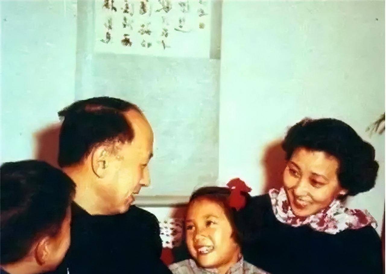 蒋英:钱学森夫人,金庸表姐,晚年简朴拒绝被优待,靠退休金度日