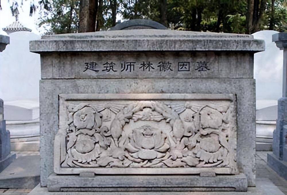 八宝山公墓中,第一墓是谁?受祭拜最多的是谁?81号墓安葬着谁?