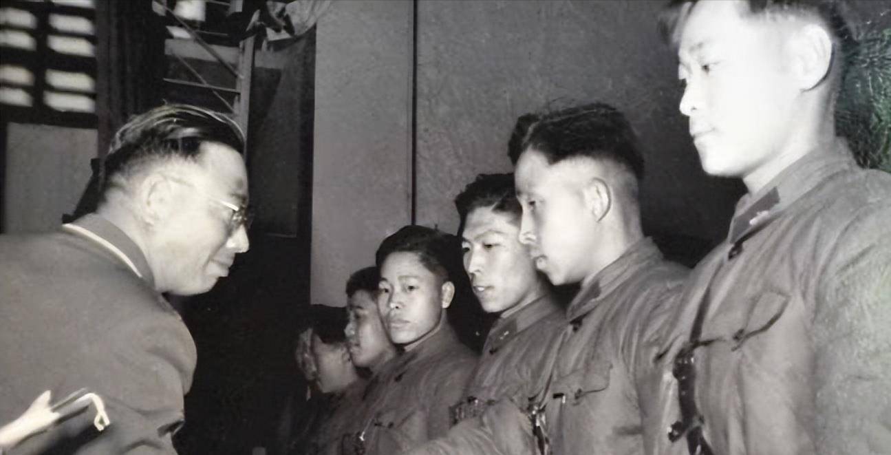 战火之中的白头偕老:许光达和邹靖华,婚后10年难以相见