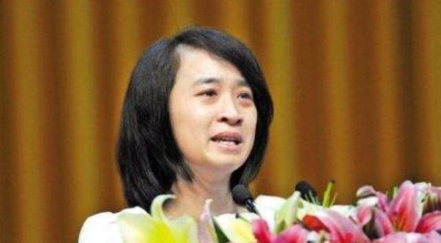 我国一位"特别"的女警,31岁被特招入伍,还直接授予少校警衔_庞洪雨