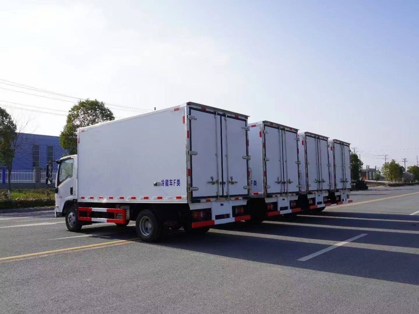 4米2庆铃五十铃kv100冷藏车