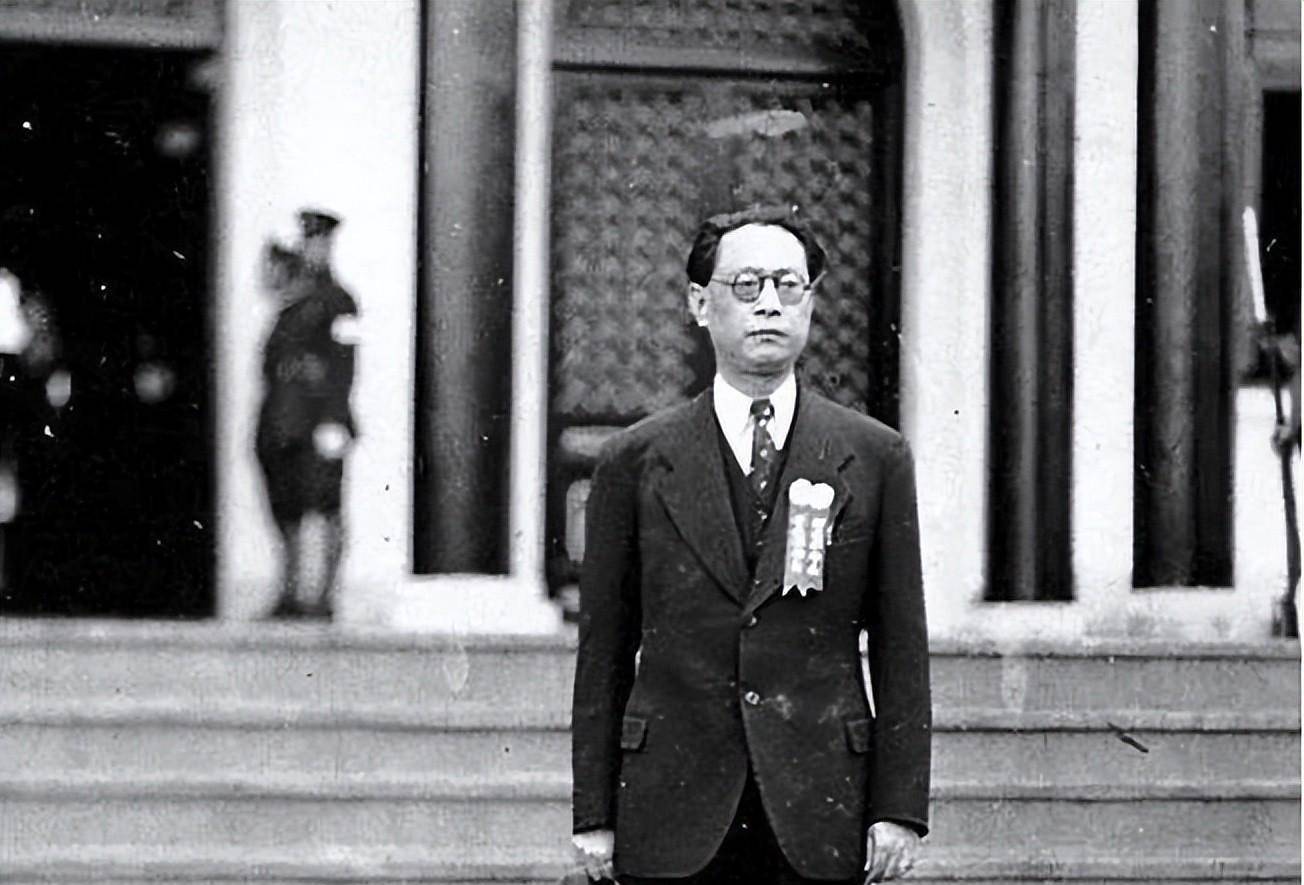 接连叛变易主,娇妻舍身相救,卖国贼李士群下场到底如何?