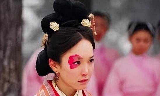 白痴皇帝的媳妇 乱世妖后的前世今生