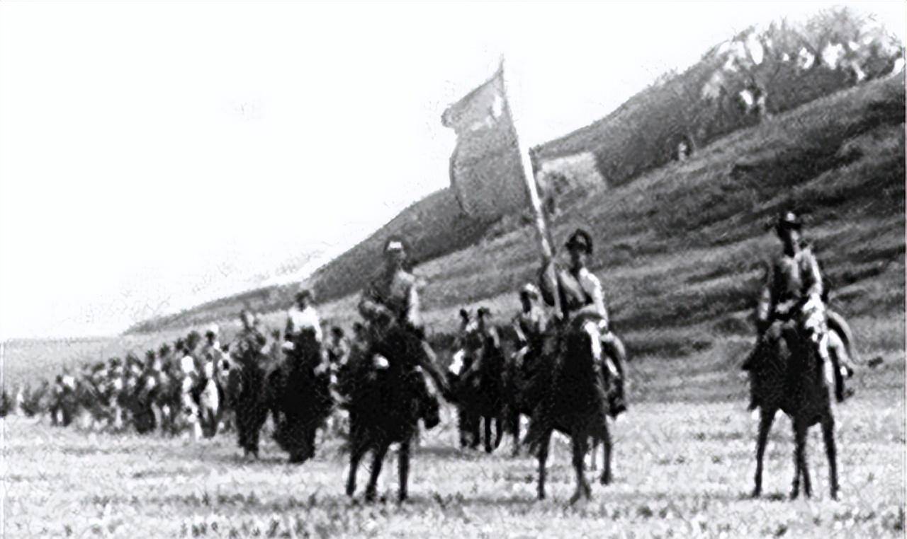 解放前夕,哈密银行遭叛匪洗劫;价值连城的财宝,装满九卡车