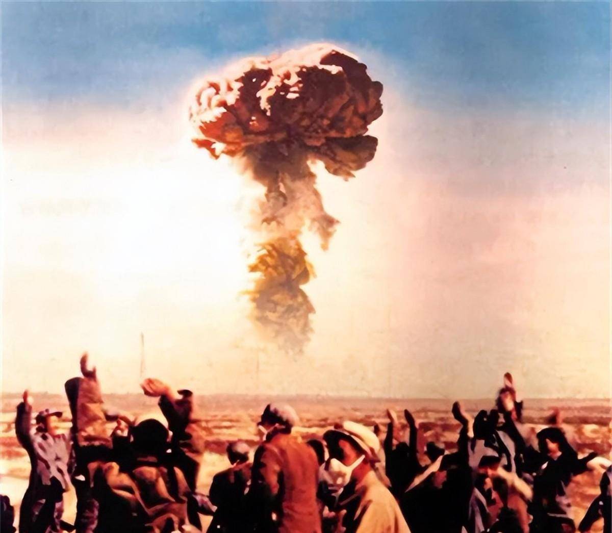 还是拒绝了许鹿希的请求,因为当时正好赶上了原子弹研究的最后阶段