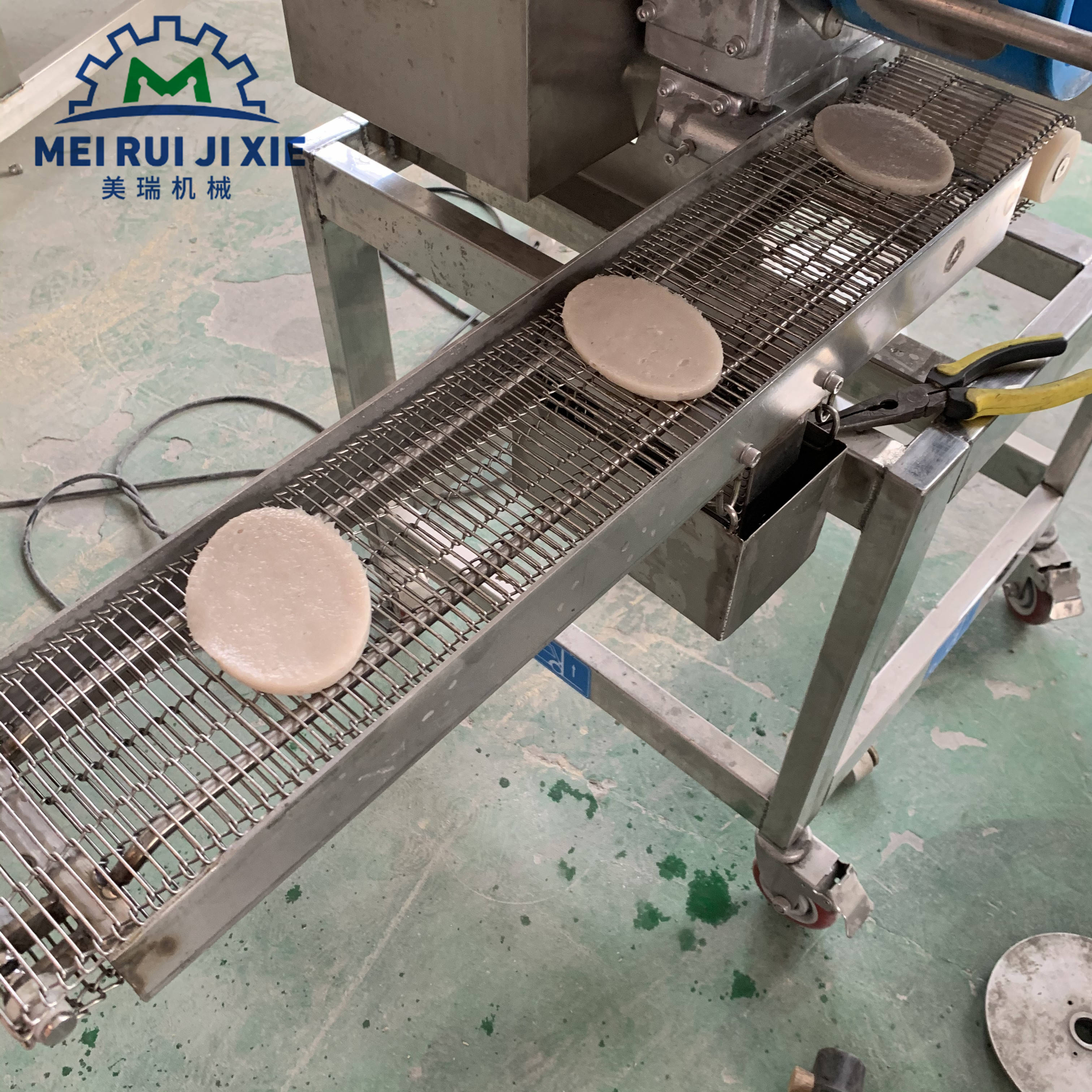 不锈钢全自动汉堡肉饼成型机 鱼饼压肉饼机 美瑞南瓜饼土豆饼制作机