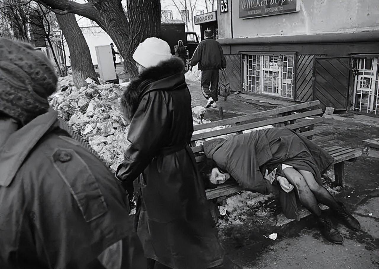 苏联解体后的惨剧告诉我们,家里有老鼠要把老鼠赶走,不是拆房子