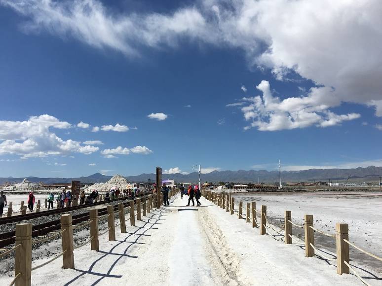 青海网红导游一对一七日游,青海旅游团报名价钱及攻略