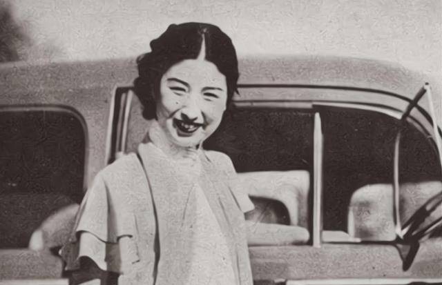 郑苹如牺牲时,年仅23岁,父亲郑钺能救她,为什么他不这样做呢?