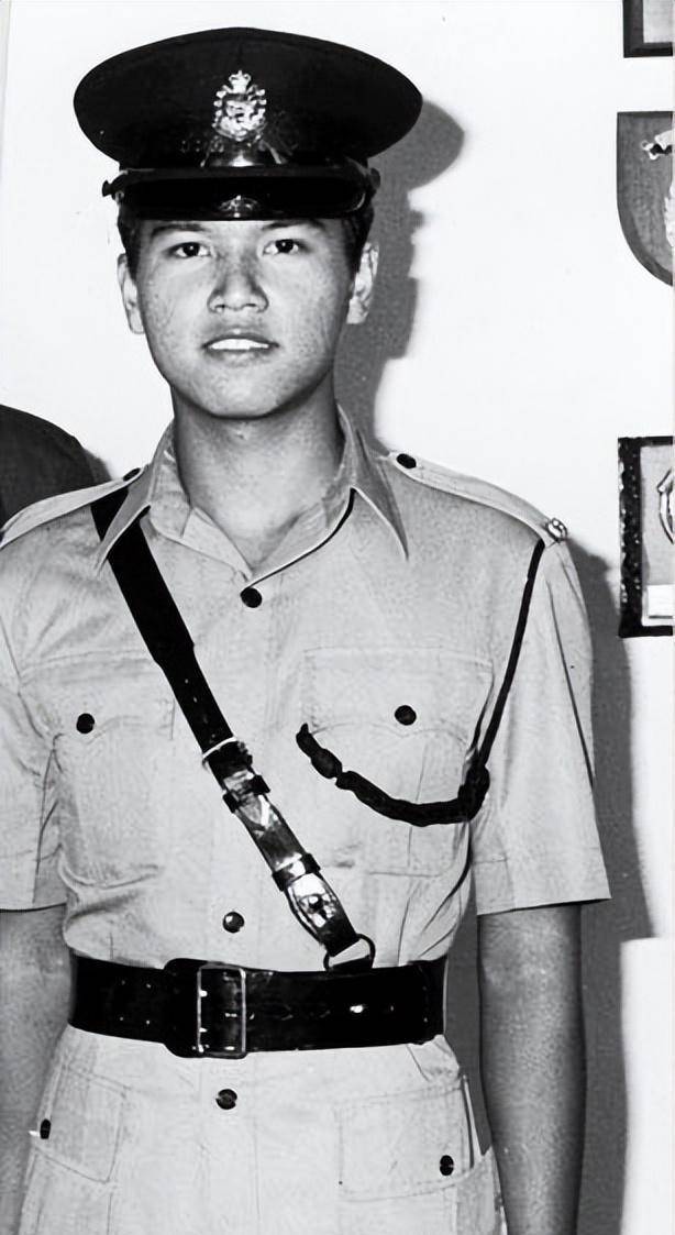 演员林嘉华:为家庭放弃事业,和妻子结婚38年,儿子比他还帅气