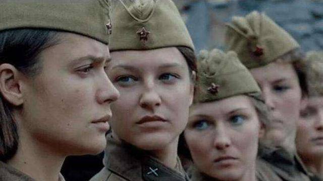 马卡洛娃是在一次德军搜捕的过程中被抓捕的,她深知自己即将会面临被