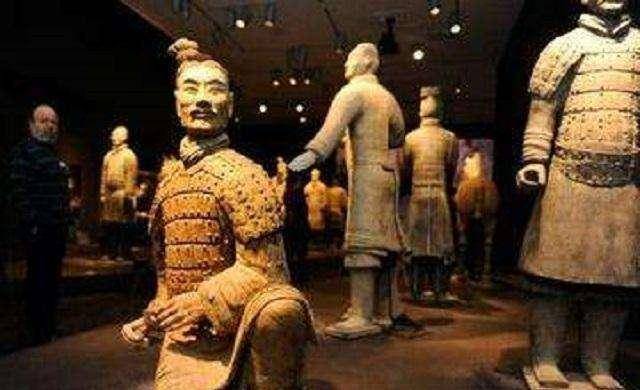 而他不知道的是,抱走的这颗俑头恰好就是当时最珍贵的一颗将军俑头,一