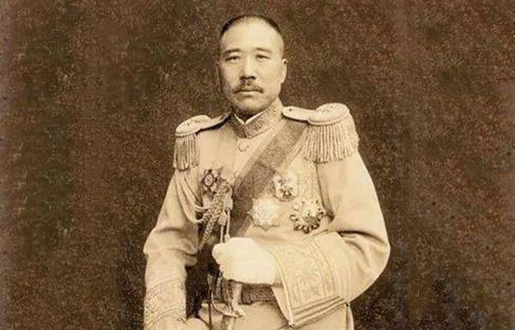 花国大总统富老六美人计,拖住毕军长 杜月笙:原来也是好色之人