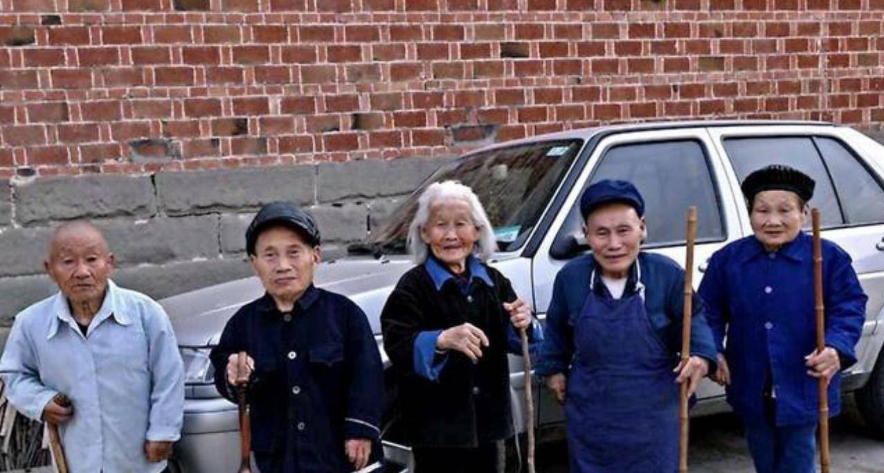 这个村多人身高80厘米,他们吃的两样东西有问题,我们也可能会吃