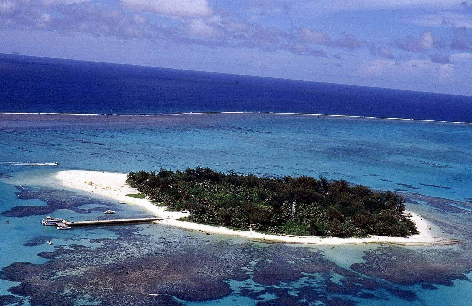 二战时大批日军在此自杀,现是旅游胜地,战争留下的痕迹仍然还在_塞班