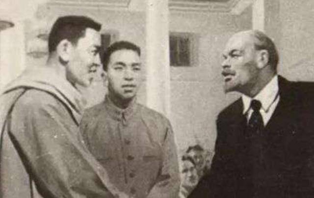 马林促成国共合作,为何共产国际要换鲍罗廷?看苏联有多重视中国?