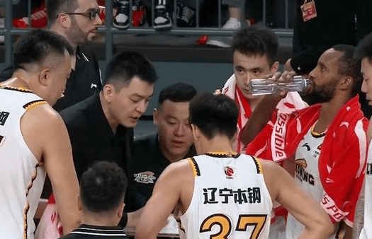 辽疆g4神兵天降!4员大将令杨鸣喜笑颜开,郭艾伦发言清晰透彻