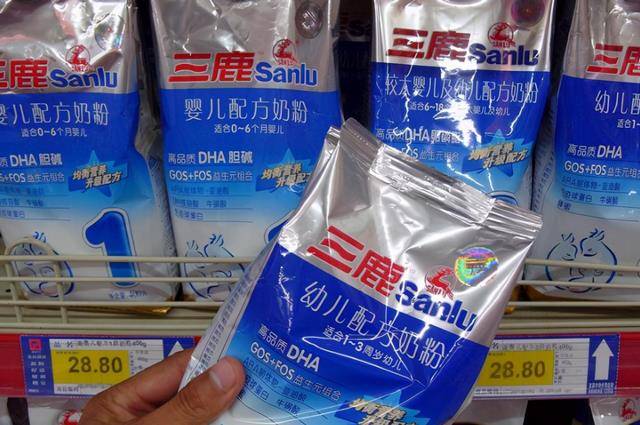 虽然最后国家查出三鹿集团的造假手段,三鹿集团也因此破产,但那些长期