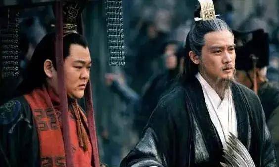 罗贯中在四大名著之一《三国演义》中对诸葛亮进行了大量的描写和夸赞