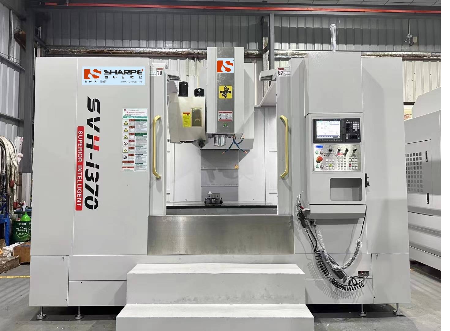 立式加工中心:精密制造的工业母机_零件_设备_模具