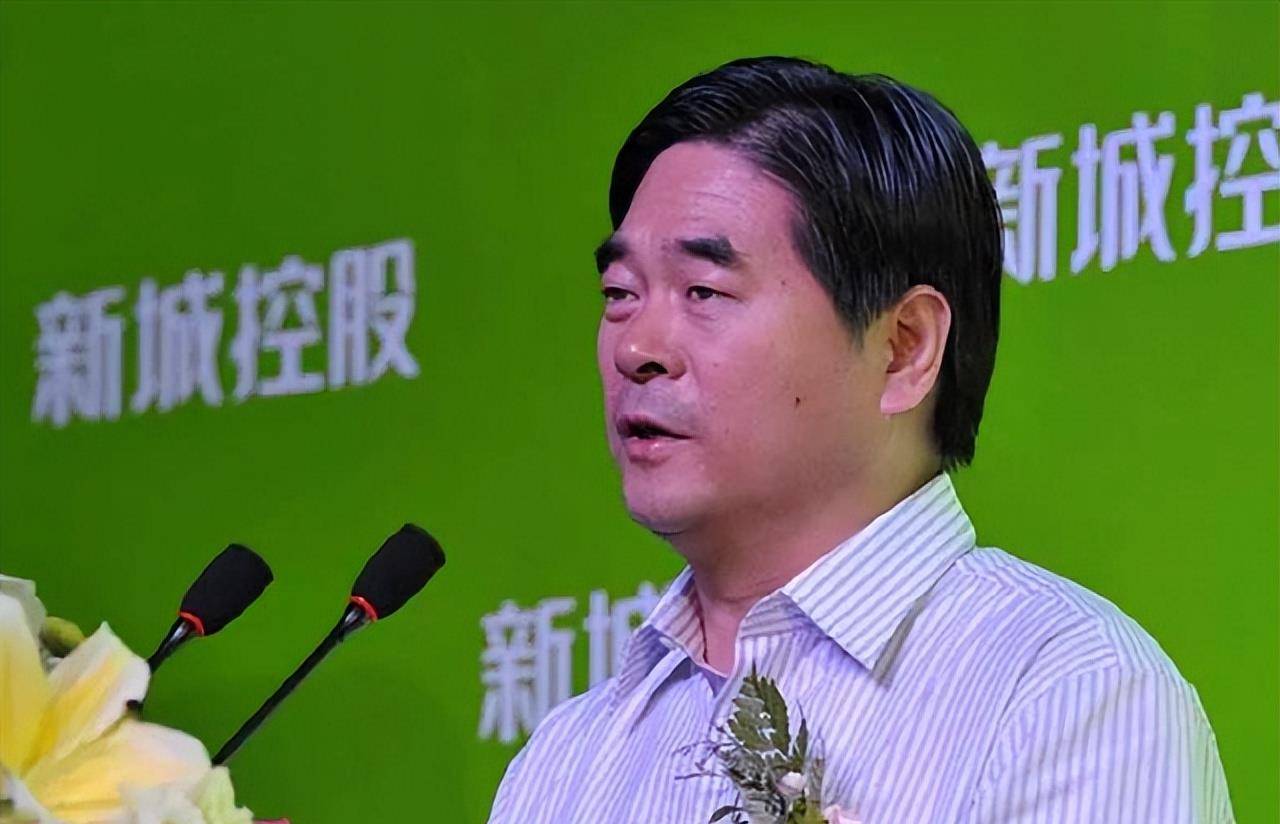 王振华的"双面人生":员工买房一律九折,二十年前就有婚外情