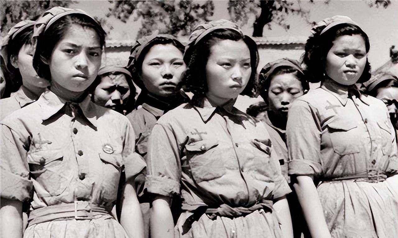 军统美女特务张春莲,为隐藏身份嫁西北农民,30年生下8个孩子