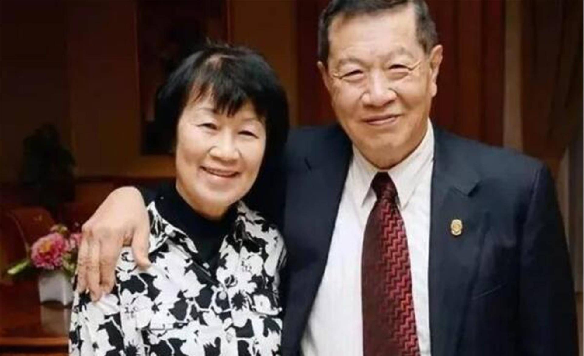 "华裔神探"李昌钰,81岁娶小18岁的女老板,如今过得怎样?