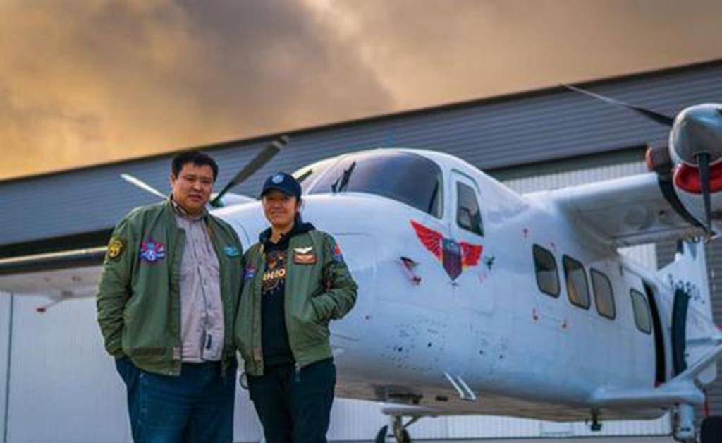 旅游,不惜卖掉公司和10套房,回国后却发现还赚2亿_张昕宇_梁红_生活