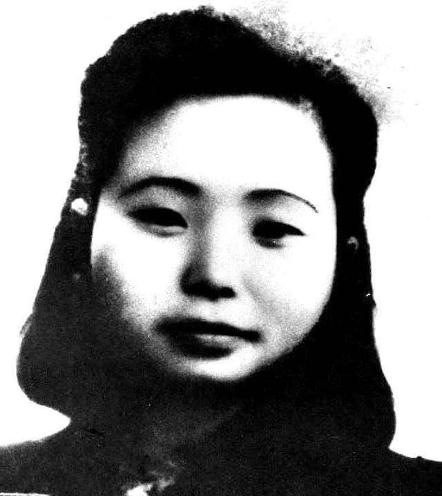 彭咏梧:江姐的爱人,牺牲后人们寻找他的遗体时,看到了一条红蛇