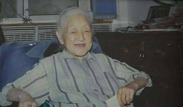 她26岁成博士,清华物理稳居第一,90高龄仍为科研奔波_何泽慧_钱三强