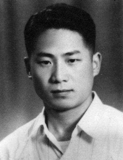 他策反白公馆看守,率18人越狱成功,狱中事迹写成小说影响几代人