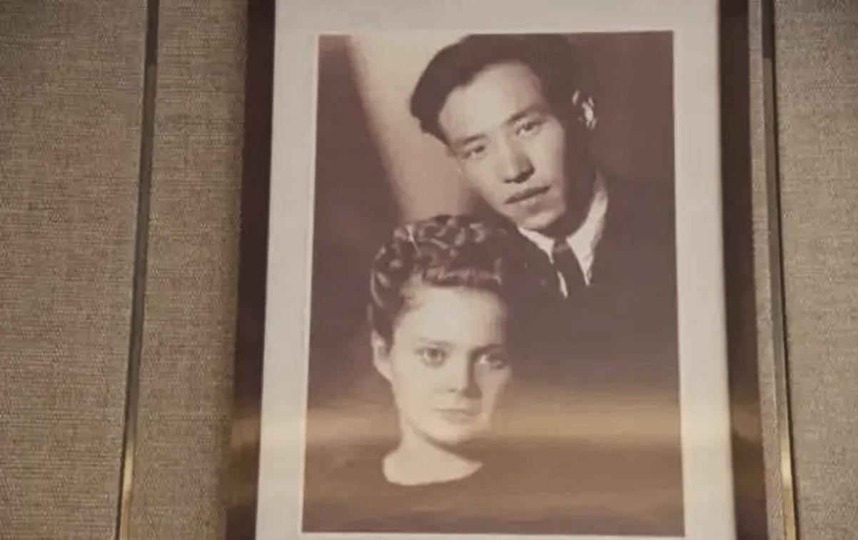 98年,王光美托人带钱去俄罗斯,邀请刘少奇的外国孙子:回家看看