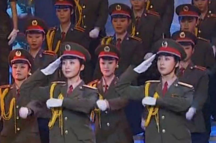 99年大阅兵仪式上,那对火遍全国的双胞胎姐妹,如今现状如何?