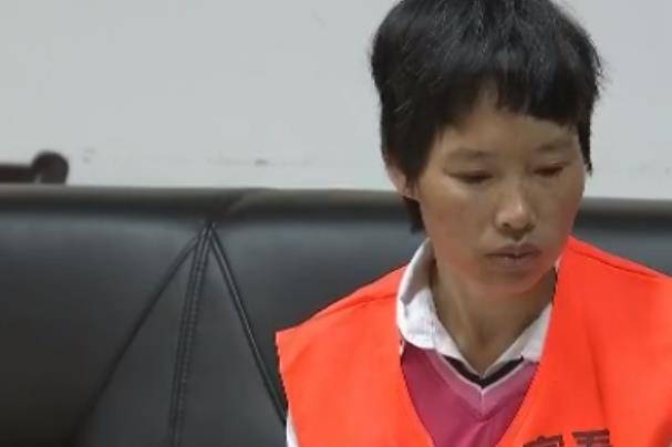 2015年云南男子喝药"自杀",下葬前开棺验尸,妻子和邻居被逮捕