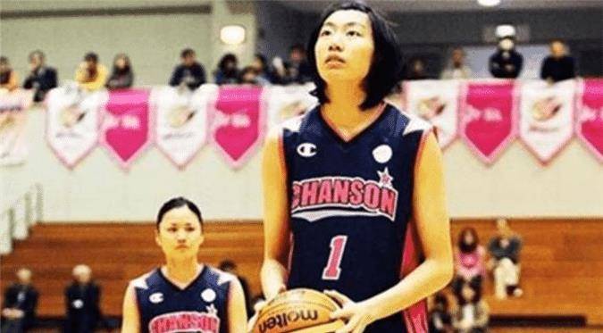 女篮天才李明阳:养病期间投靠日本球队,入日籍认日本富商为干爹
