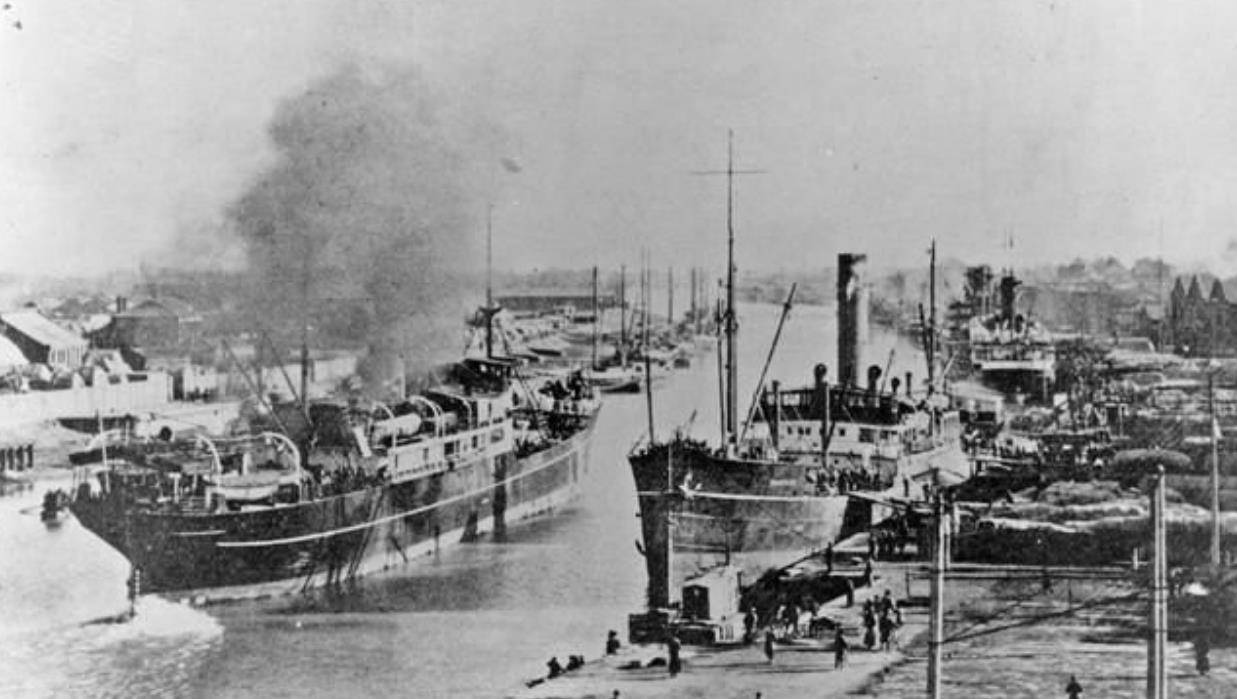 到了1881年,清政府建设了旅顺口军港,修建船坞,大兴水利,辽东半岛南端