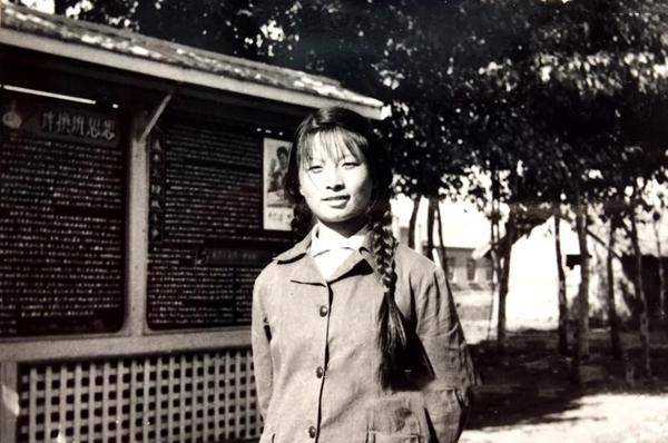 70年代初,被人故意怂恿,嫁给贫下中农的女知青白启娴,结局如何