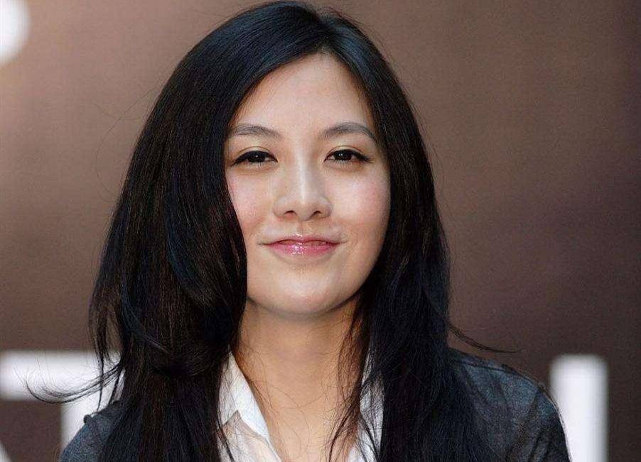 地产大亨之女纪凯婷,30岁便身家500亿,因真爱下嫁小5岁的穷小子