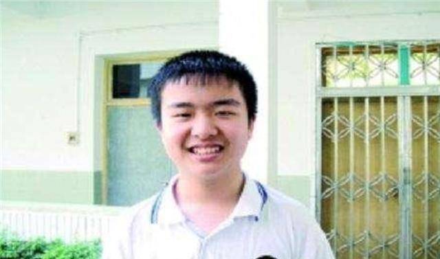 还记得"五道杠少年"黄艺博吗?现在却泯然众人,原因何在?