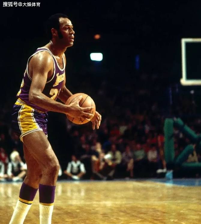 拥有超级巨星的实力及荣耀,生涯却没有总冠军,埃尔金贝勒真惨